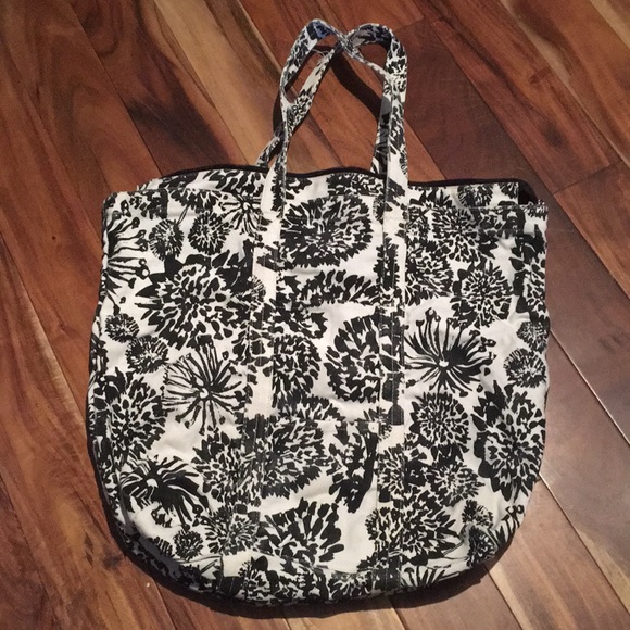 2 NWOT zip-top Canvas totes Black/White w/pockets! - Picture 2 of 5